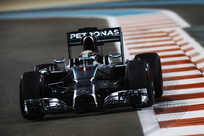 F1 finale: Hamilton edges Rosberg in Friday practice