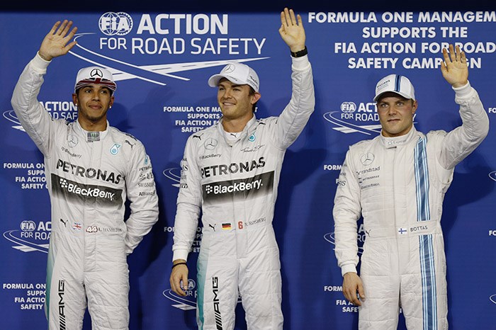 F1 Finale: Rosberg beats Hamilton to pole