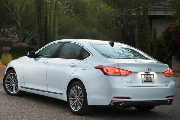 Hyundai Genesis sedan to be shown at Autocar Performance Show 2014