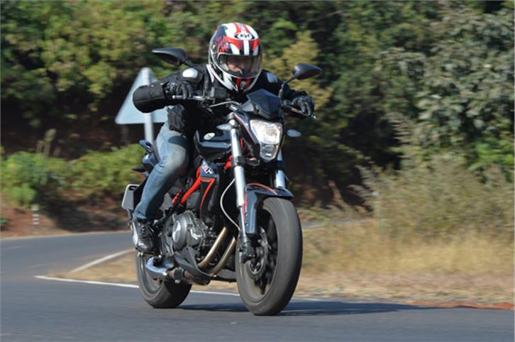 Benelli TNT 300 review, test ride