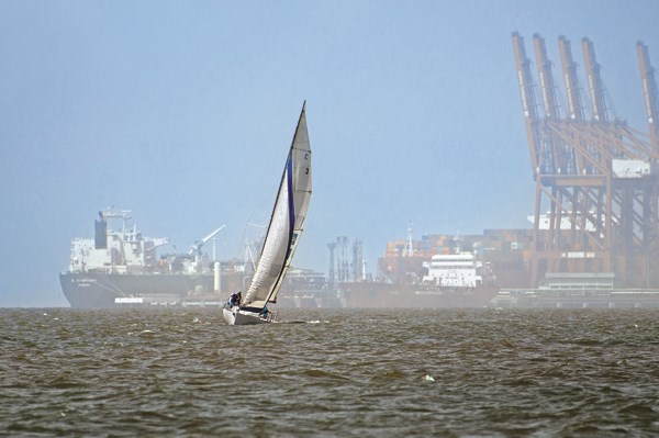 Sun vs wind: Mahindra e2o takes on a sail boat