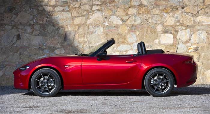 New Fiat 124 Spider will debut in 2015