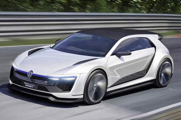 Volkswagen debuts new Golf concepts at W&#246;rthersee