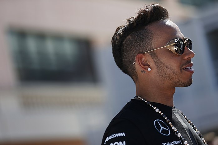 Lewis Hamilton finalises new Mercedes F1 deal