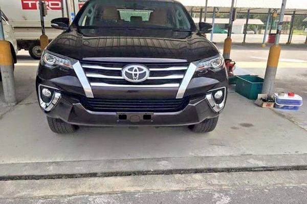 New 2016 Toyota Fortuner leaked inside out