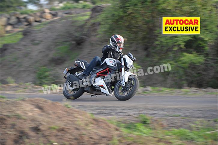 Benelli TNT 25 review, test ride