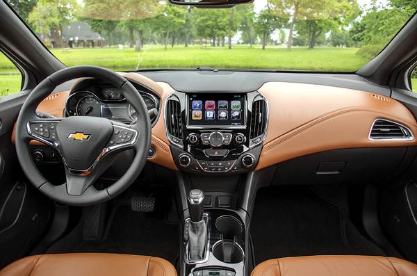 New Chevrolet Cruze: First look