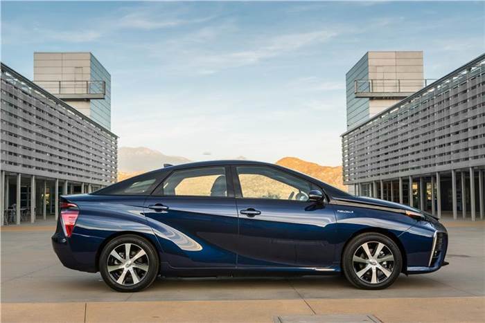 Toyota Mirai to start hydrogen-powered line-up