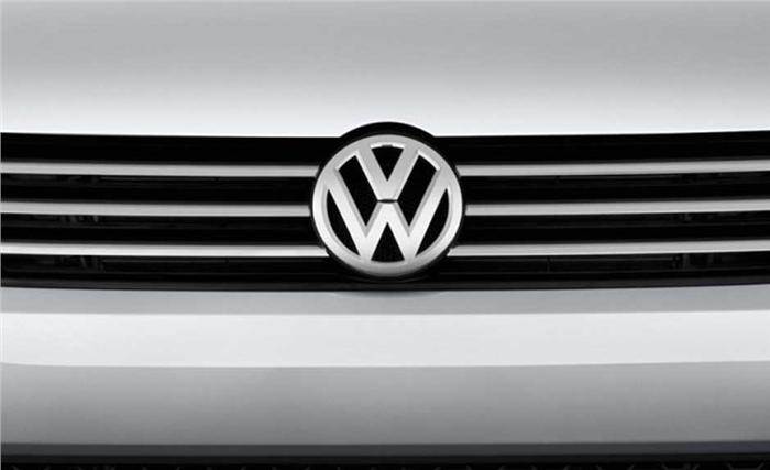 VW to cut annual investment by &#8364;1bn