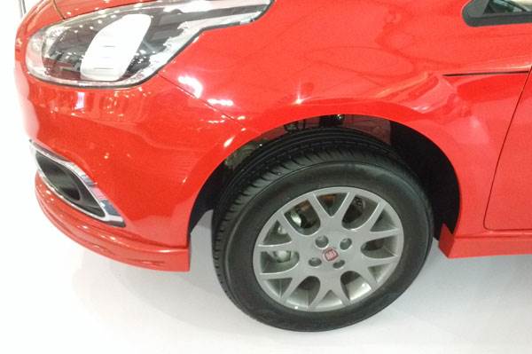 Fiat Punto Evo Sportivo launched, showcased at APS 2015