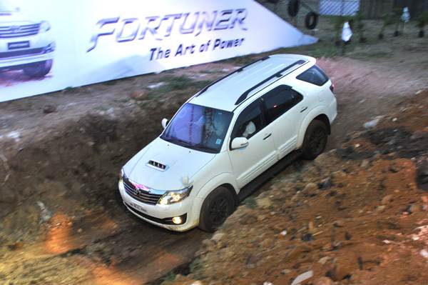 Toyota Fortuner 4x4 Challenge at APS 2015