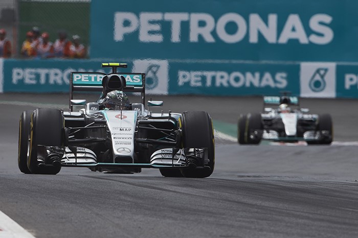 F1: Rosberg beats Hamilton to Mexican GP pole