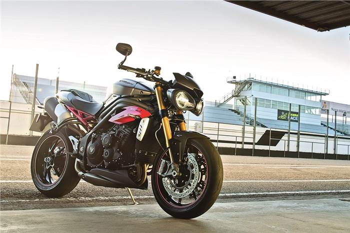 Triumph Speed Triple S and Speed Triple R revealed
