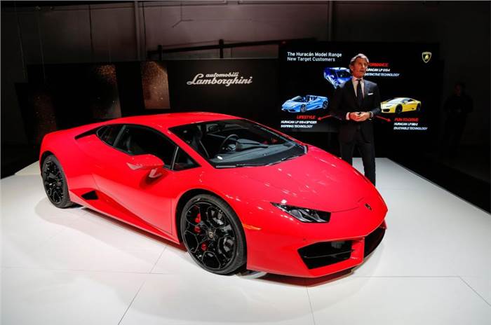 Rear-wheel-drive Lamborghini Hurac&#225;n LP580-2 revealed
