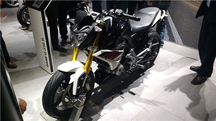 BMW G 310 R showcased at Auto Expo 2016