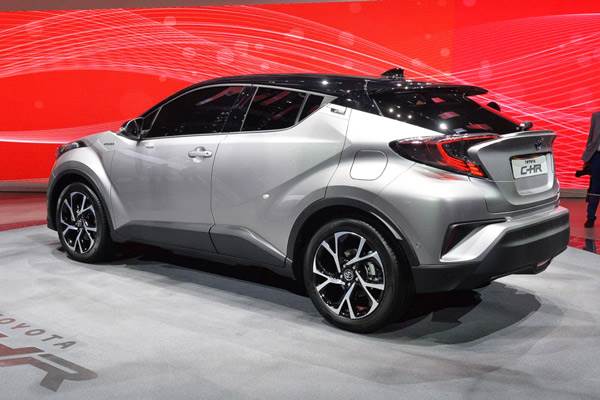 Toyota C-HR production version unveiled