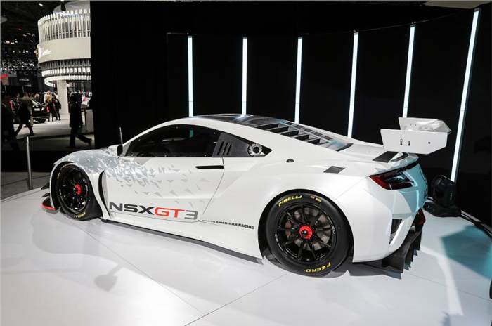 Honda NSX GT3 race car revealed