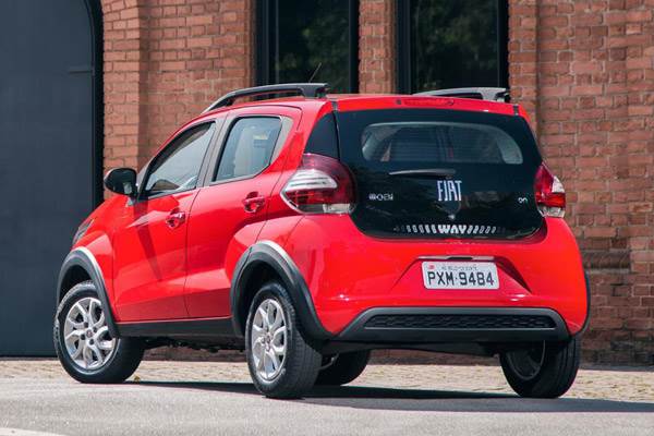 Fiat Mobi hatchback revealed