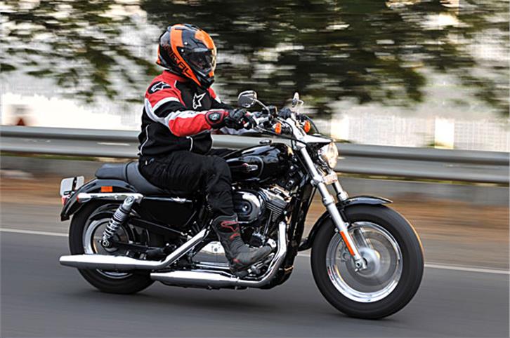 Harley Davidson 1200 Custom review, test ride