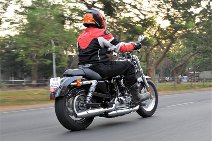 Harley Davidson 1200 Custom review, test ride