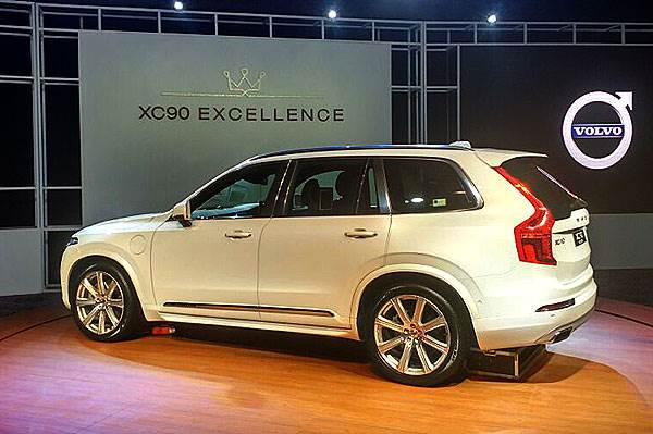 Volvo XC90 T8 launched, priced at Rs 1.25 crore