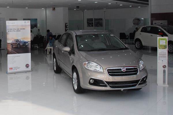 Fiat Linea, Punto Evo cheaper by up to Rs 77,121