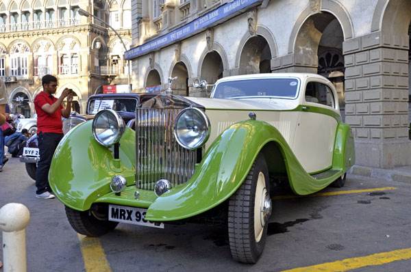 Classic cars take over Mumbai