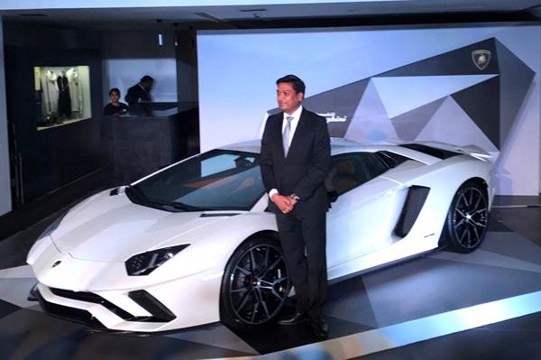 Lamborghini Aventador S launched at Rs 5.01 crore