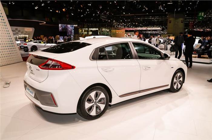 Hyundai Ioniq plug-in makes Geneva debut