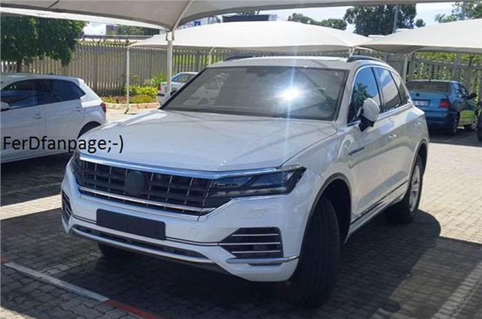 2017 VW Touareg spied undisguised