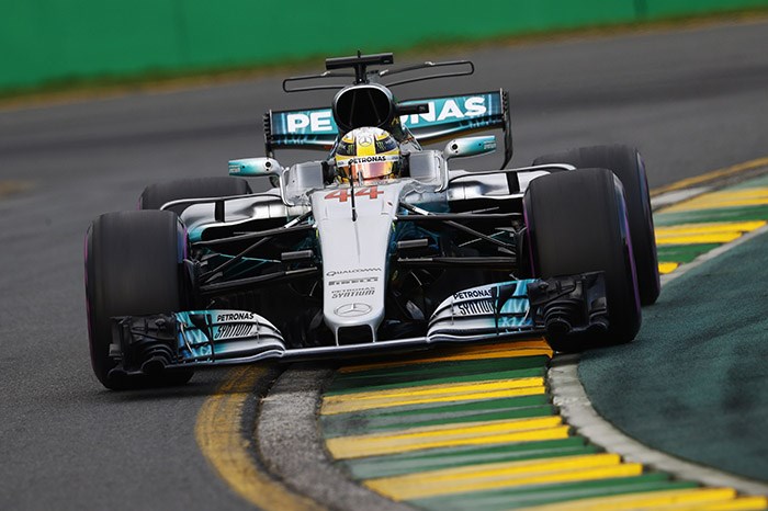 Hamilton beats Vettel to Australian GP pole