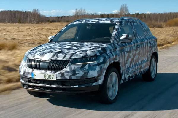 Skoda Karoq SUV teased ahead of unveil