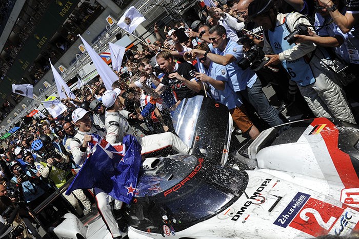 Porsche defeats LMP2 cars to win 2017 Le Mans