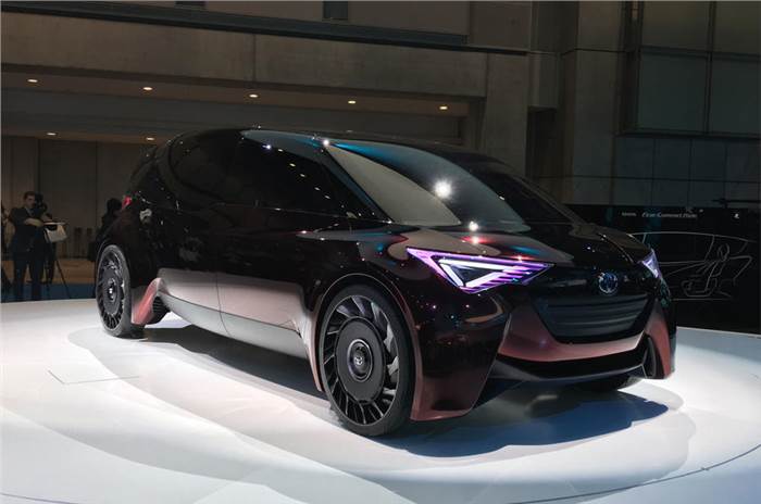 Toyota Fine-Comfort Ride unveiled at Tokyo
