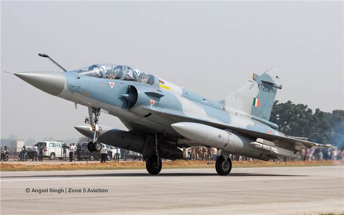 Indian Air Force lands its jets on Lucknow-Agra Expressway