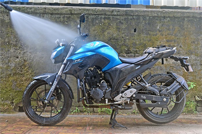How to correctly clean your two-wheeler