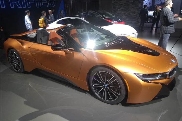374hp BMW i8 Roadster unveiled