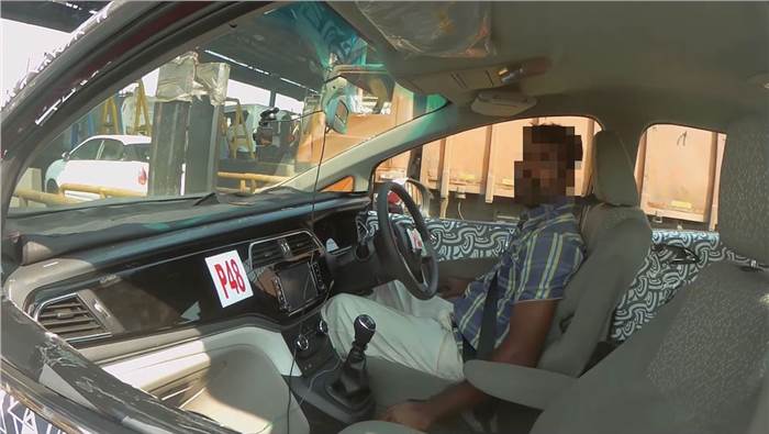 New Mahindra U321 MPV interior spied