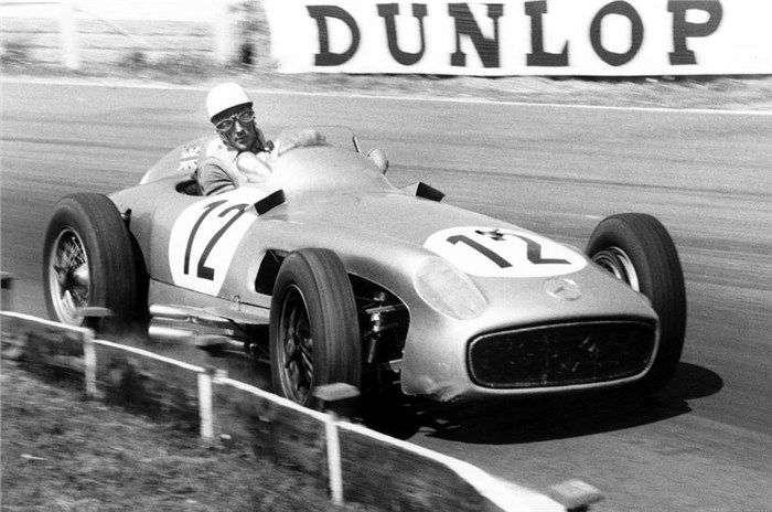 Sir Stirling Moss officially retires