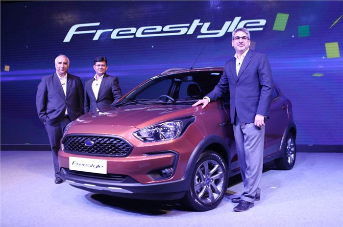 2018 Ford Freestyle cross-hatch revealed