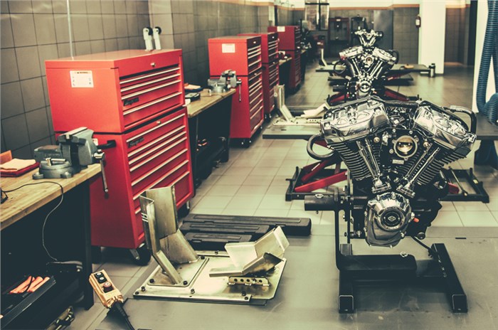 Disassembling and reassembling the Harley-Davidson Milwaukee-Eight engine
