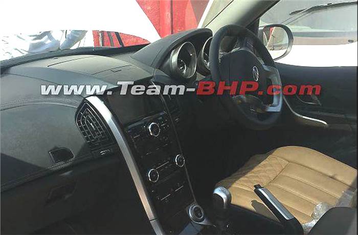2018 Mahindra XUV500 facelift interior spied