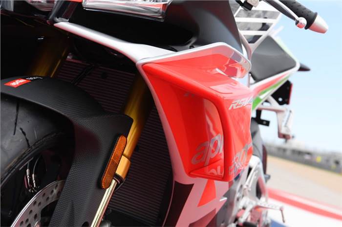 Aprilia unveils the first production superbike with winglets