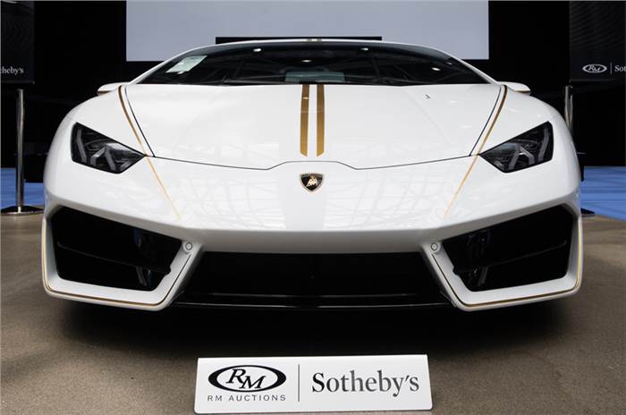 Pope-owned Lamborghini Huracan fetches Rs 5.81 crore