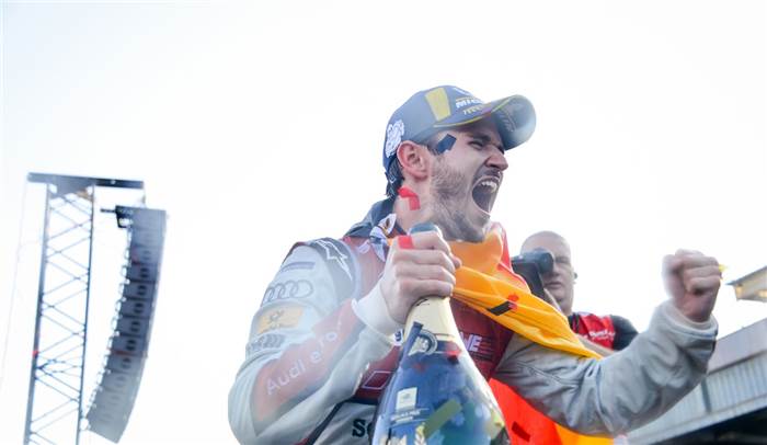 Berlin ePrix: Abt victorious at home race