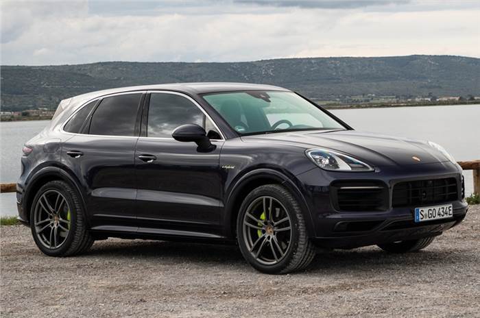 Porsche Cayenne coupe green-lit for 2019