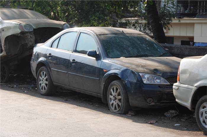 Bombay High Court: State gov, BMC should act on abandoned vehicles