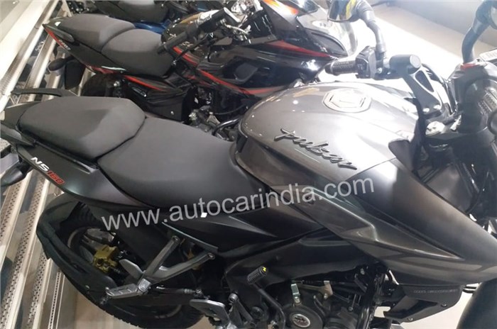 Bajaj Pulsar NS160 with rear disc priced from Rs 82,630