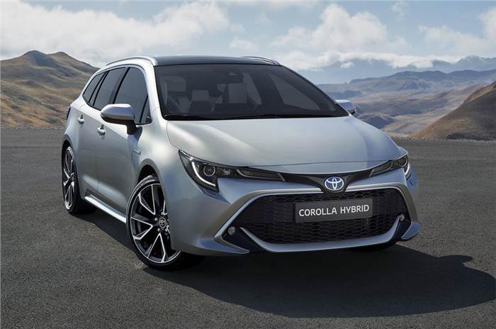 Toyota Corolla Touring Sports estate unveiled ahead of Paris debut
