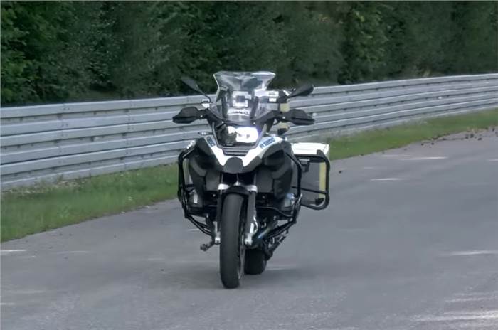 BMW showcases self-riding motorcycle concept